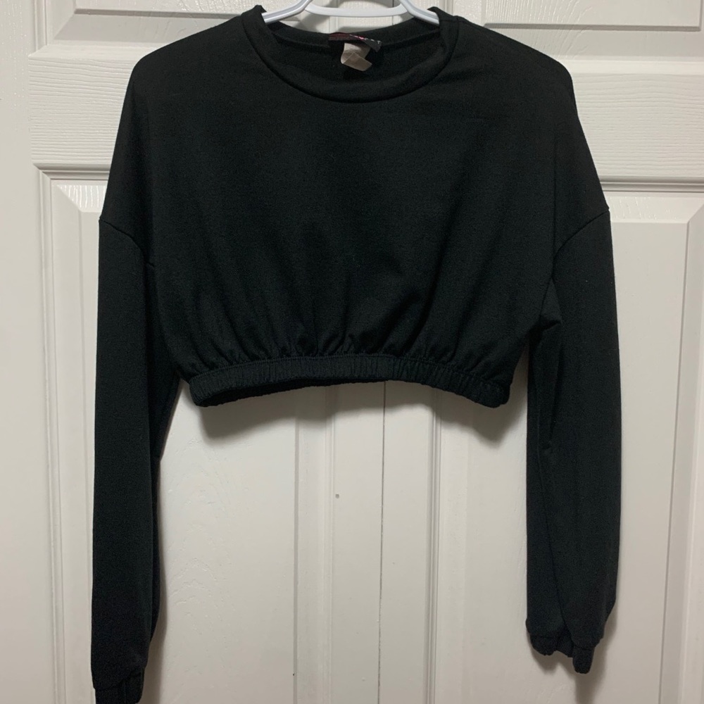 Black Long Sleeve Crop Top | M
